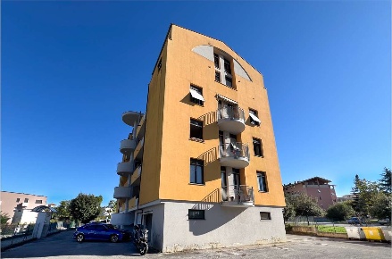 Foto Appartamento in Via Toti 3, Osimo Osimo Stazione di 90 m² con 3 locali