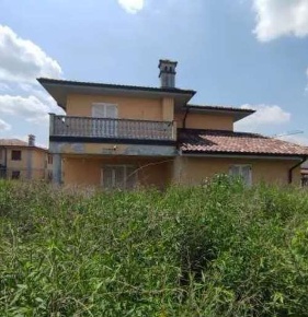 Foto Case indipendenti in Via Livatino, Roncaro di 305 m² con 11 locali