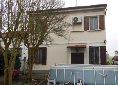 Foto Case indipendenti in Via Banchetta, Poggio Renatico di 77 m² all'asta