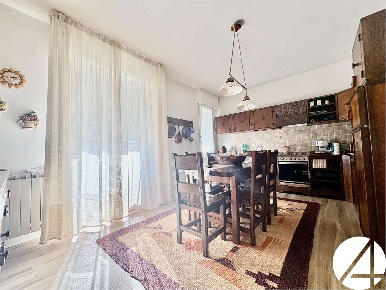 Foto Appartamento in Via Arrigo Boito 40, Montale Centro di 225 m²