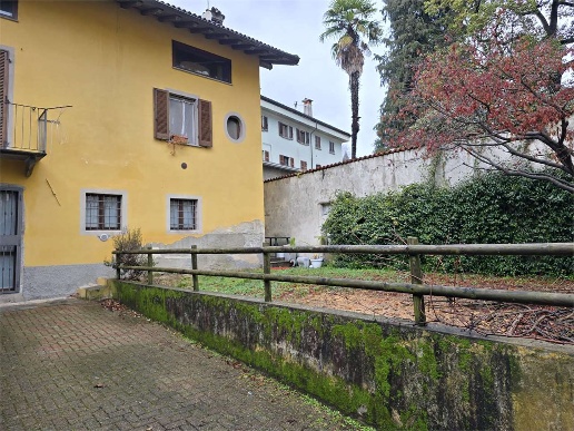 appartamento in vendita a Verbania in zona Intra