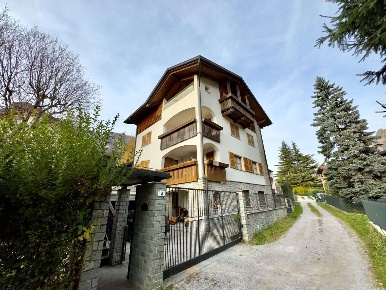 Foto Appartamento in via roma  26, Ballabio Centro di 90 m² con 3 locali