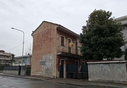 Foto Casa indipendente in Via Rossini, Busto Arsizio Beata Giuliana
