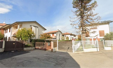 Foto Appartamento in Via Sant'Agata 29, Concorezzo Centro di 102 m²