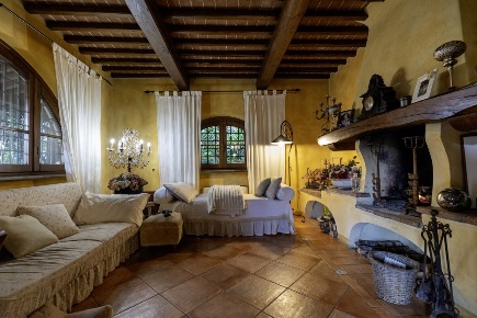 Foto Rustico a Massarosa Stiava di 357 m² con 14 locali in vendita