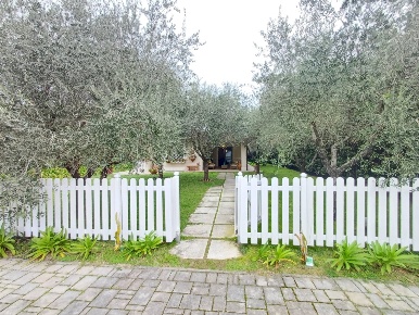 Foto Villa unifamiliare in via carrara 27, Forte dei Marmi Centro di 240 m²