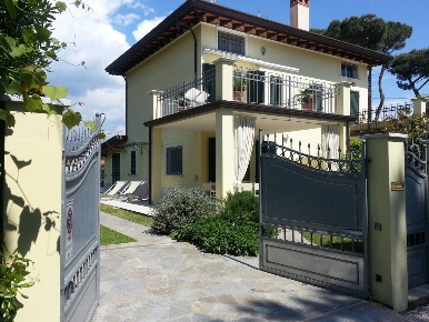 Foto Appartamento in Via Palestro 227, Pietrasanta di 130 m² con 5 locali