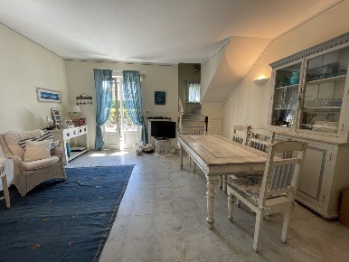 Foto Villa unifamiliare in via piave 66, Pietrasanta di 90 m² con 4 locali