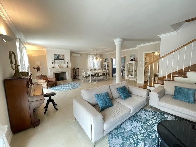 Foto Villa unifamiliare a Pietrasanta di 180 m² con 8 locali in affitto