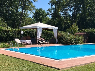Foto Villa unifamiliare in Via Ficalucci, Pietrasanta di 150 m² in affitto