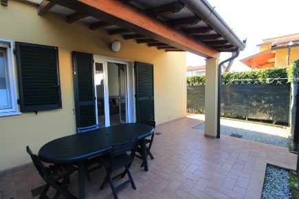Foto Villa unifamiliare a Pietrasanta di 60 m² con 3 locali in affitto