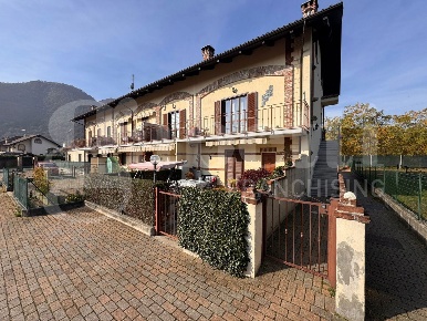 Foto Appartamento in Pinerolo-Susa, Sangano di 155 m² in vendita