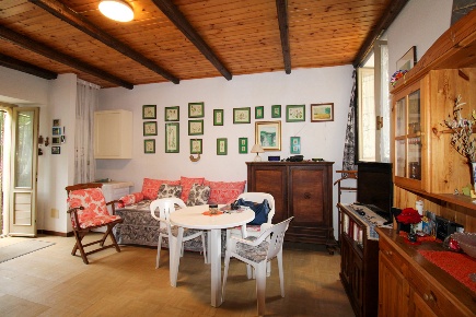 Foto Appartamento in Via Cavour 1, Alta Valle Intelvi di 47 m² con 1 locali