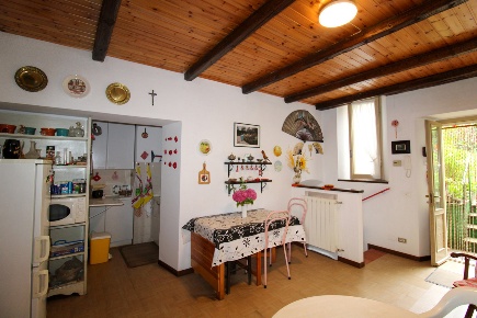 Foto Appartamento in Via Cavour 1, Alta Valle Intelvi di 47 m² con 1 locali