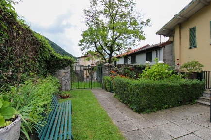 Foto Appartamento in Via Cavour 1, Alta Valle Intelvi di 47 m² con 1 locali