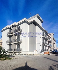 Foto Appartamento in Falcone e Borsellino, Ficarazzi di 90 m² con 3 locali