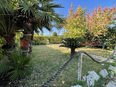 Foto Appartamento in Via Simonelli 111, Minturno Centro di 70 m² in vendita