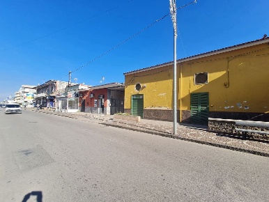 Foto Negozio in Via Passanti 56, Scafati Centro di 45 m² con 1 locali