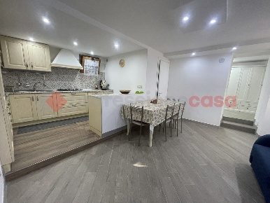 Foto Appartamento in Piazza San Pietro 0, Minturno Centro di 70 m²