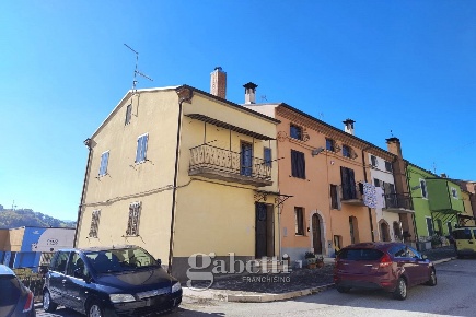 Foto Casa indipendente in Marconi, Baranello Centro di 109 m² con 3 locali