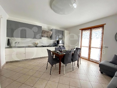 Foto Appartamento in De Gasperi, Bra Centro di 80 m² con 3 locali