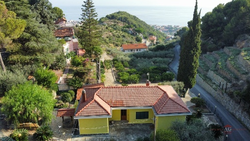 Foto Villa unifamiliare in concaverde, Bordighera Via Romana di 150 m²