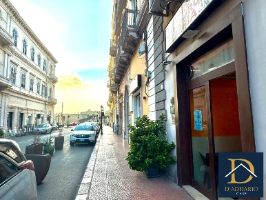 Foto Locale commerciale in Via Matteotti, Taranto Borgo di 60 m² in vendita