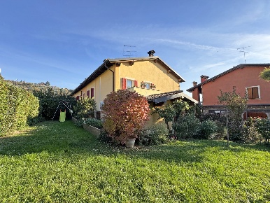 Foto Villa a schiera in Via Alcide De Gasperi 37, Monticelli Brusati