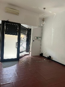 Foto Locale commerciale in Via delle Panche, Firenze di 40 m² con 2 locali