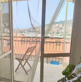 Foto Appartamento in Via Costamagna, Imperia Oneglia di 75 m² con 3 locali