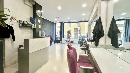 Foto Attività commerciale in Corso Vercelli 388, Torino Falchera di 70 m²