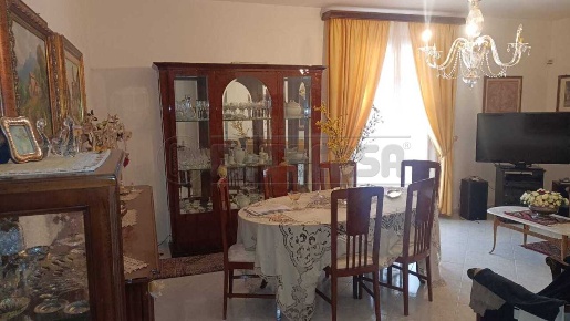 Foto Case semi ndipendenti a Castelvetrano Centro di 175 m² con 9 locali