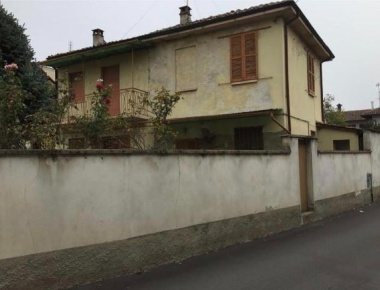 Foto Villa unifamiliare a Dorno Centro di 170 m² con 11 locali in vendita
