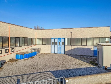 Foto Capannone industriale a Calcinaia di 240 m² con 1 locali in vendita