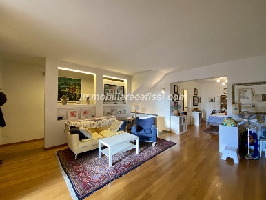 Foto Villa bifamiliare a Montale Centro di 190 m² con 6 locali in vendita