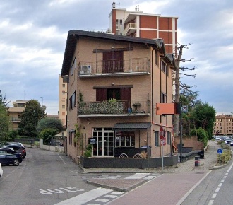 Foto Locale commerciale a Vedano al Lambro di 185 m² con 2 locali