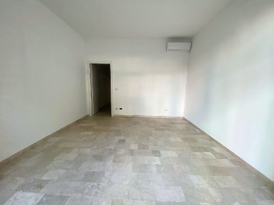 Foto Negozio a Cervia Milano Marittima con 2 locali in vendita