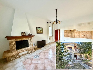 Foto Casa indipendente a Alfonsine di 366 m² con 8 locali in vendita