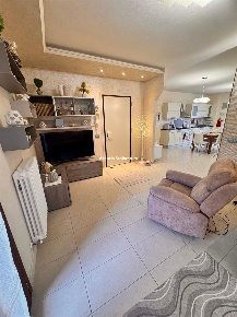 Foto Appartamento a Montelabbate di 100 m² con 5 locali in vendita