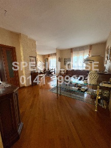 Foto Appartamento in VIA VALENCE, Asti Stadio di 180 m² con 6 locali