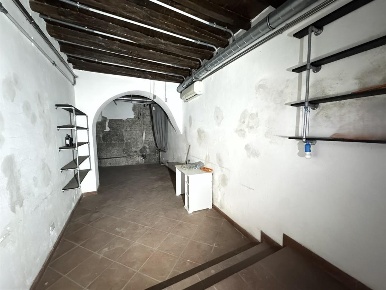 Foto Negozio in via san pancrazio, Albano Laziale Centro Storico di 69 m²