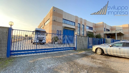Foto Capannone industriale in via bezzecca, Muggiò Centro di 305 m²