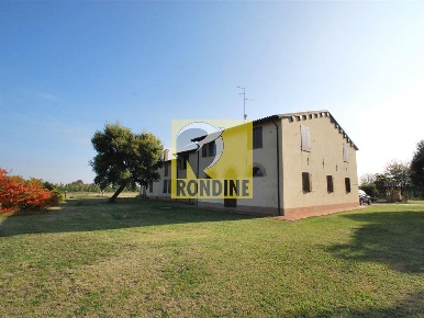 Foto Casa indipendente in Via Emilia Levante, Faenza di 680 m² in vendita