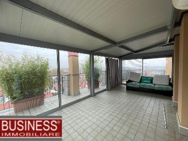 Foto Appartamento in Via Gerolamo Tiraboschi, Milano di 100 m² con 3 locali