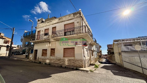 Foto Appartamento in Via Cavaliere Sante Sigona, Ragusa di 80 m² in vendita