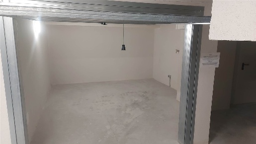Foto Attività commerciale a Falconara Marittima Centro di 15 m² in affitto