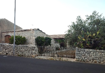 Foto Rustico a Modica Campanella Gianforma di 266 m² con 5 locali