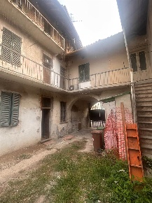 Foto Case semi ndipendenti a Gambolò Centro di 92 m² con 3 locali