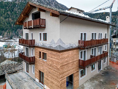 Foto Appartamento in Rue Trois Village, Brusson Centro di 60 m² in vendita