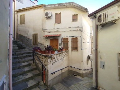 Foto Appartamento a Torino di Sangro di 92 m² con 5 locali in vendita